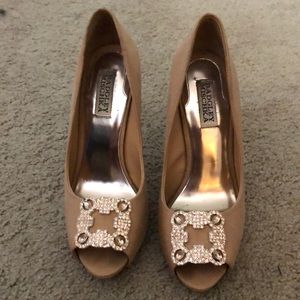 Badgley Mischka nude platform pump